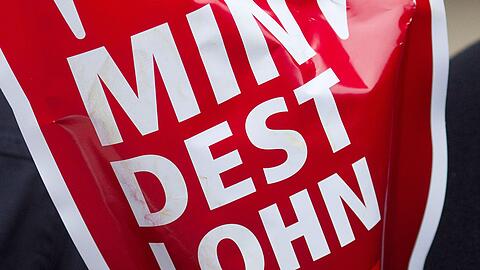 Kontrolleure des Zolls haben auch 2025 Tausende m&ouml;gliche Verst&ouml;&szlig;e gegen das Mindestlohngesetz aufgedeckt. (Symbolbild)