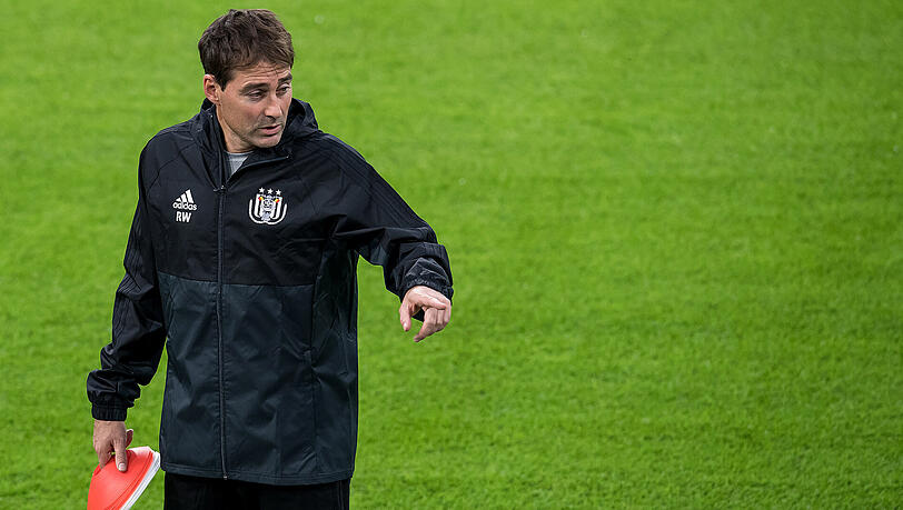 Anderlecht-Trainer René Weiler beim Abschlusstraining in München. Anderlecht-Trainer René Weiler beim Abschlusstraining in München.