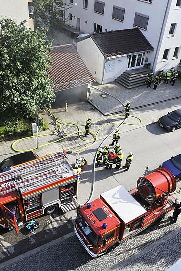 In Milbertshofen brannten zehn Autos in einer Tiefgrage. Es entstand ein enormer Sachschaden.