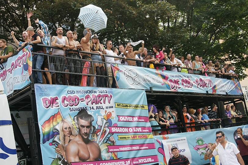 Tausende Schwule und Lesben sorgen am Samstag für gute Stimmung in der Münchner Innestadt. Die AZ zeigt die ausgeflipptesten Bilder vom Christopher Street Day.