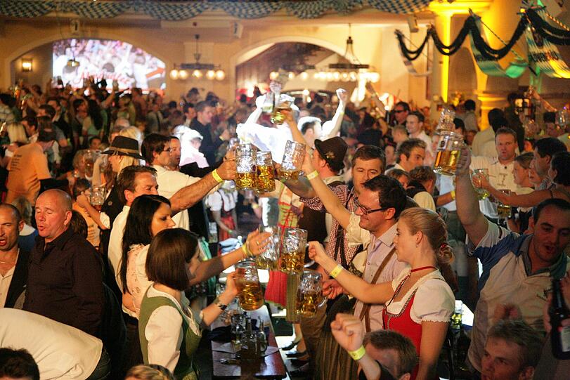 Das "Wiesn-Zelt am Stiglmaierplatz": Die besten Bilder.