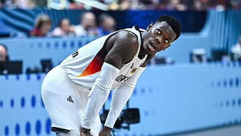 Das war knapp! Erst am Ende setzen sich Dennis Schröder und Co. deutlich gegen Portugal durch.