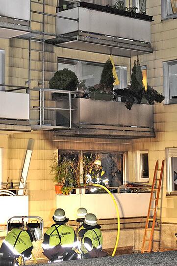 Feuer in Giesing: Der Balkon ist total schwarz.