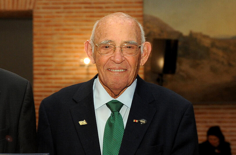 Uri Chanoch bekam 2009 das Bundesverdienstkreuz überreicht. Jetzt ist der ehemalige KZ-Häftling in Israel gestorben.