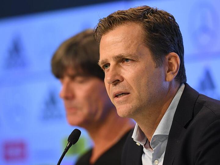 Oliver Bierhoff bei einer Pressekonferenz. Foto: Sven Hoppe/dpa/Archivbild