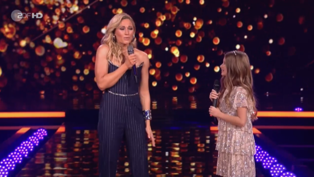 Konnte die Tränen nicht zurückhalten: Helene Fischer war gerührt, als sie Olivia Lynes (12) singen hörte.