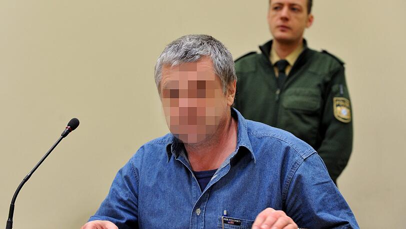 Der 51-Jährige Angeklagte, Thomas S., im Gerichtssaal vor dem Landgericht München II. Der 51-Jährige Angeklagte, Thomas S., im Gerichtssaal vor dem Landgericht München II.