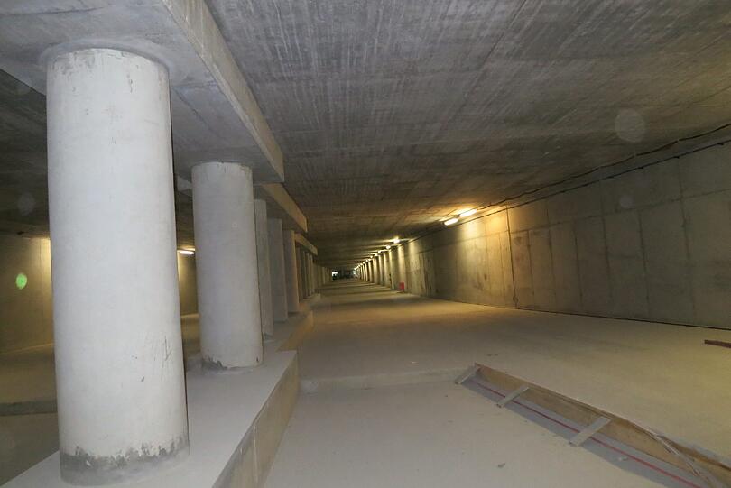 400 Meter lang: Die Röhre für die künftige Airport-U-Bahn liegt unter dem Vorfeld.