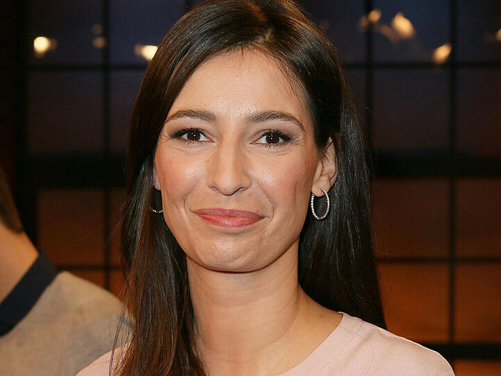 Auf jeder Seite des TV-Bildschirms voll bei der Sache: Pinar Atalay