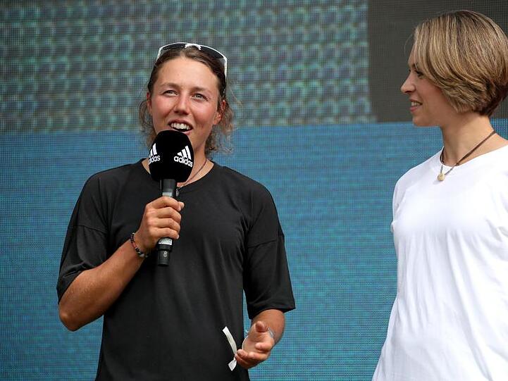 Für das ZDF künftig am Mikrofon: Ex-Biathletin Laura Dahlmeier (l).