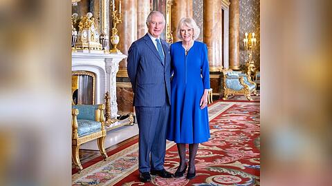 König Charles III. und Königin Camilla im Buckingham Palast.