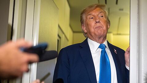Donald Trump wendet sich mit scharfen Drohungen an Teheran.