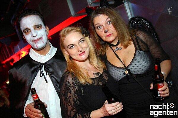 Halloween OP Kölsch im neuraum. Mehr Bilder unter: www.nachtagenten.de.
