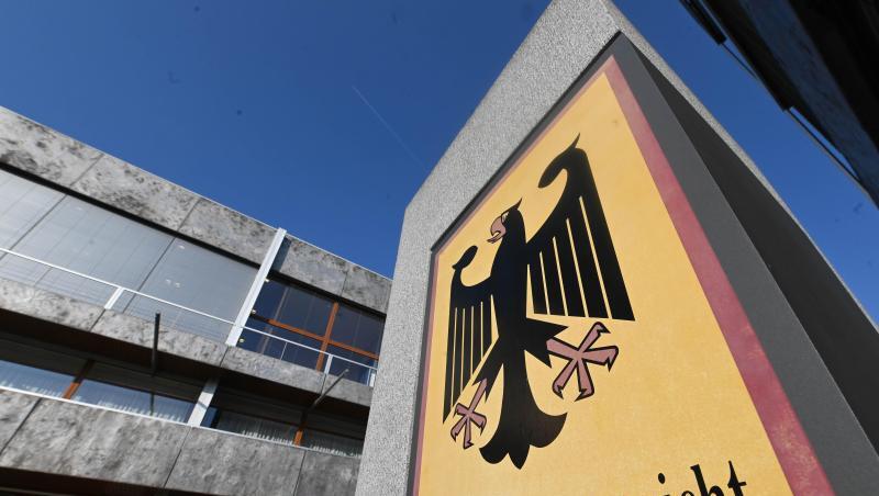 Weil wesentliche Unterlagen nicht vorgelegt wurden, hat das Bundesverfassungsgericht eine Beschwerde des mutmaßlichen Islamisten Sami A. abgelehnt. Weil wesentliche Unterlagen nicht vorgelegt wurden, hat das Bundesverfassungsgericht eine Beschwerde des mutmaßlichen Islamisten Sami A. abgelehnt.