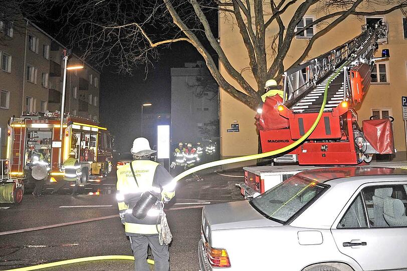 Der 70-Jährige, der in der Unterbergstraße in seiner Wohnung verbrannte ist offenbar eines natürlichen Todes gestorben. Das ergab die Obduktion der Rechtsmedizin.