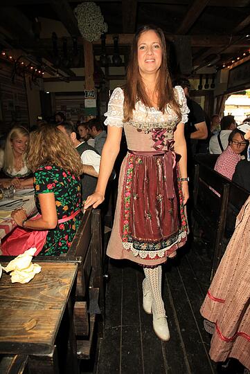 Im gesetzten Landhaus-Chic: Dana Schweiger