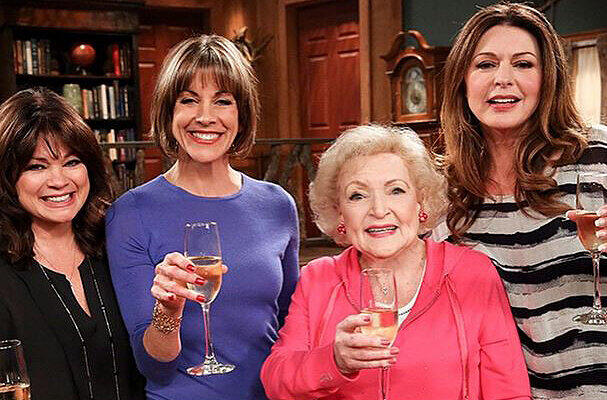 Betty White mit ihren "Hot in Cleveland"-Kolleginnen.