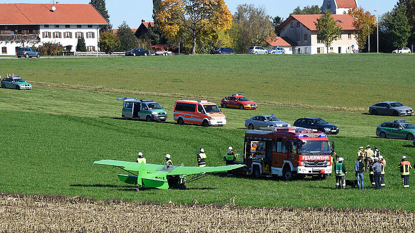Die Bilder vom Ultraleichtflugzeug-Absturz bei Sauerlach.
