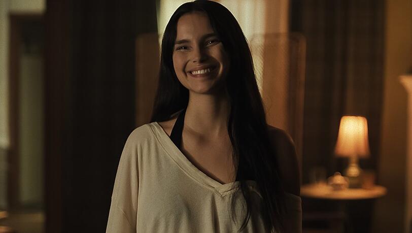 Das unangenehmste Kinol&auml;cheln des Jahres: Inde Navarrette als Nikki in "Obsession - Du sollst mich lieben".