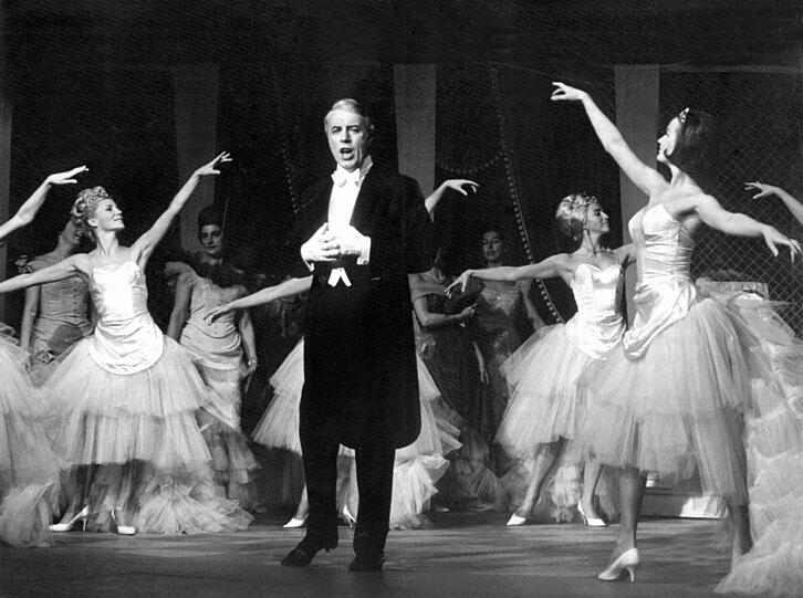 Johannes Heesters als Graf Danilo in der Operette "Die lustige Witwe" im Oktober 1964 im Berliner Theater des Westens.