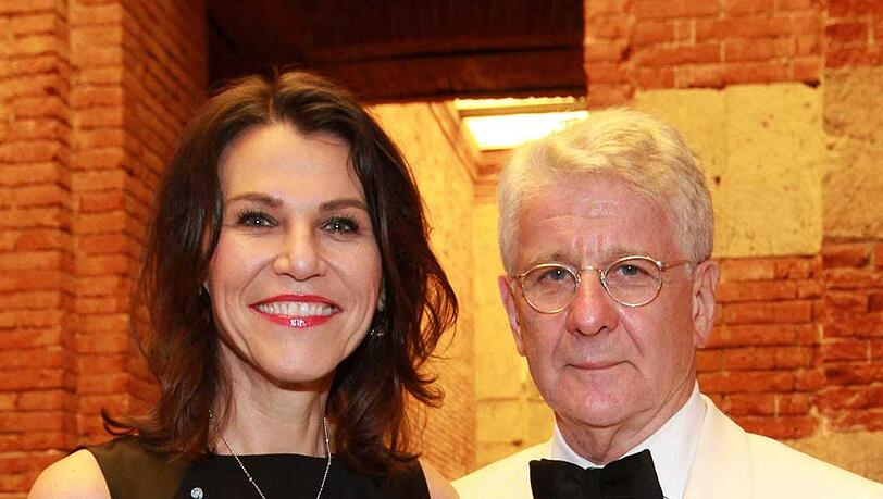 Kunstministerin Marion Kiechle mit Ehemann Marcel Reif bei der "Parsifal"-Premiere in der Staatsoper. Kunstministerin Marion Kiechle mit Ehemann Marcel Reif bei der "Parsifal"-Premiere in der Staatsoper.