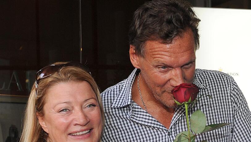 Inga Pudenz mit Schauspieler Ralf Möller. Traditionell hatten die Schauspielagenturen Reuter und Scenario ihre "Schützlinge" sowie Freunde und Geschäftspartner zum einstimmenden "Warm up" des Filmfests München eingeladen.