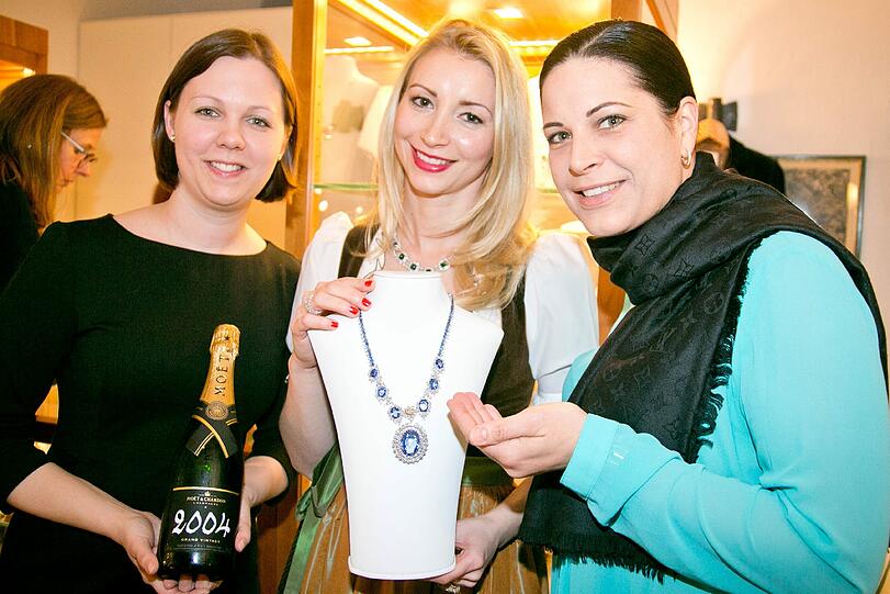 Martina Illek (Moët), Nathalie Knauf und Elisabeth Eder (österreichische Champagner-Botschafterin)