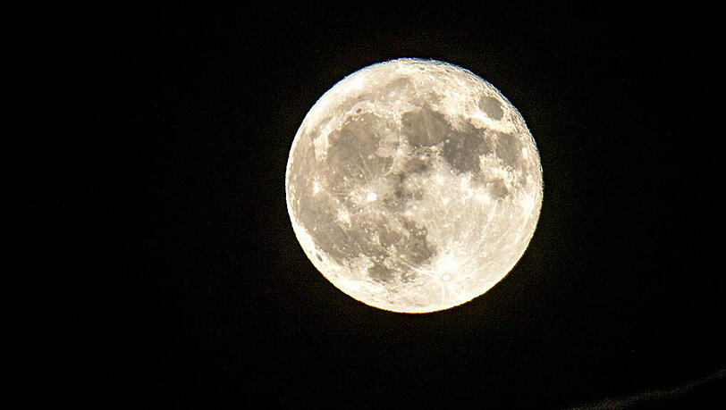 Erst in 18 Jahren wird es wieder so einen Supermond wie heute Abend zu beobachten geben. Erst in 18 Jahren wird es wieder so einen Supermond wie heute Abend zu beobachten geben.