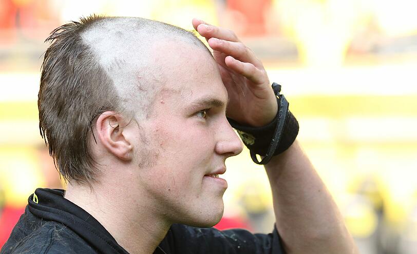 Kevin Großkreutz darf hier nicht fehlen. Er feierte Dortmunds Meisterschaft im Jahre 2011 mit einer einmaligen Frisur.
