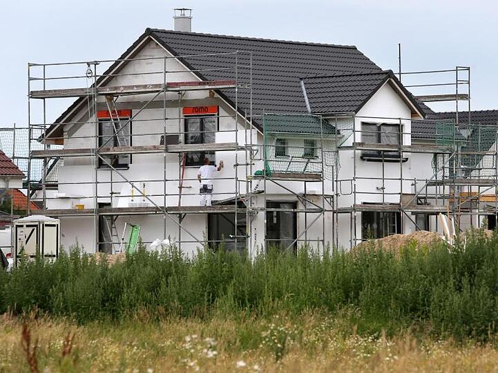 Der BGH entschied, dass Banken keine extra Gebühr für die Umschuldung von Immobilienkrediten nehmen dürfen.