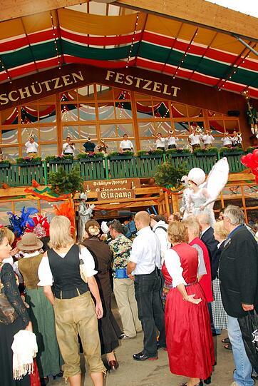 SCHÜTZENFESTZELT Bei Familie Reinbold kann man Tische ab dem 1. Februar 2022 reservieren.