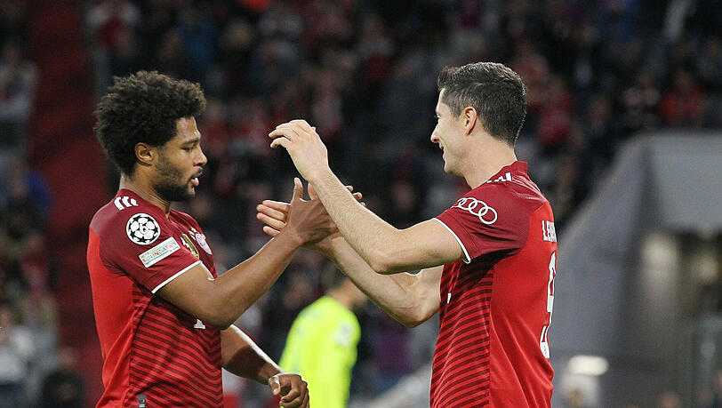 Serge Gnabry und Robert Lewandowski – tragen sie auch kommende Saison das Bayern-Trikot?