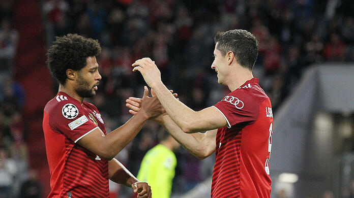 Serge Gnabry und Robert Lewandowski – tragen sie auch kommende Saison das Bayern-Trikot?