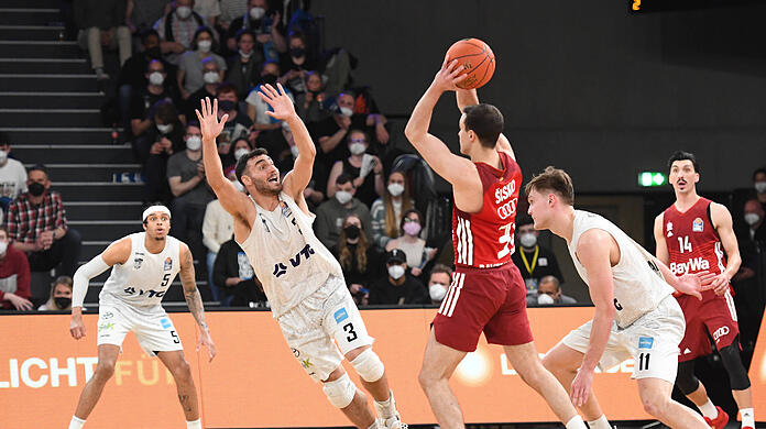 Die Hamburg Towers gewannen gegen FC Bayern Basketball.