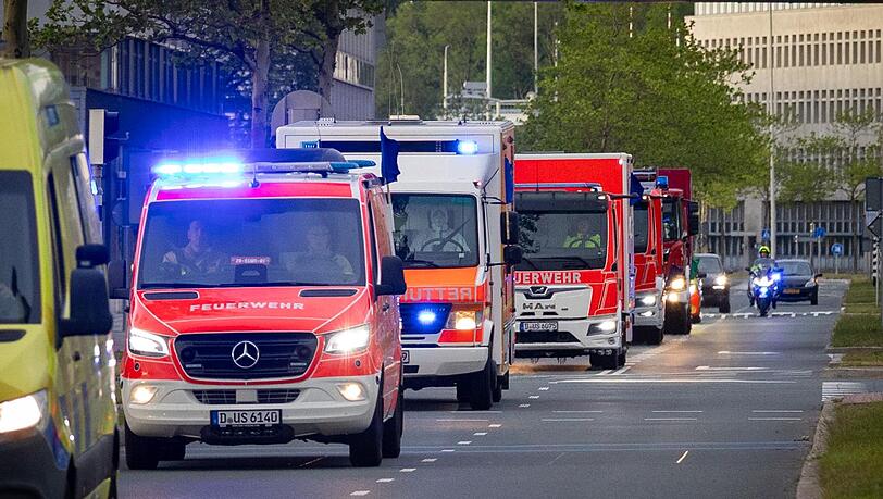 Eine Kontaktperson wurde nach D&uuml;sseldorf ins Uniklinikum gebracht.