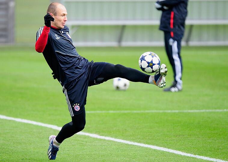 Feine Ballbehandlung von Arjen Robben.