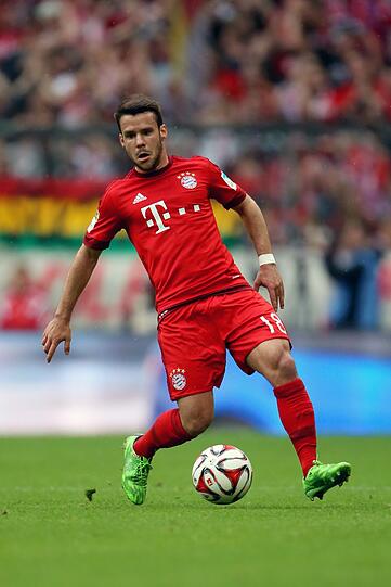 Am Samstag gegen Augsburg präsentierten die Bayern erstmals ihr Trikot für die neue Saison. Die Bilder zum Durchklicken!
