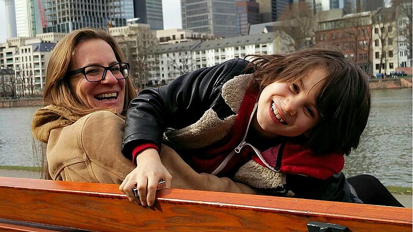 Ein Bild aus gesunden Tagen: Mama Lisa Bartels-Holz (42) mit ihrem Sohn Kai.