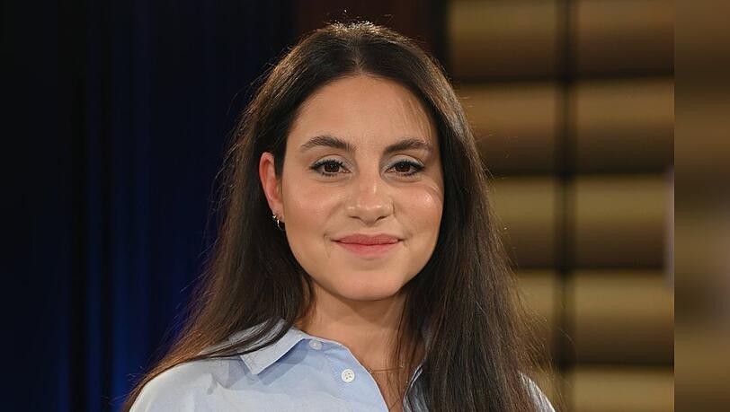 Almila Bagriacik ist derzeit Single.