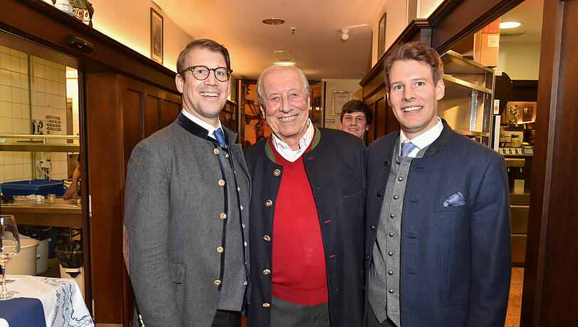 Wirtsfamilie Eduard Reinbold und Söhne Mathias und Ludwig Reinbold Wirtsfamilie Eduard Reinbold und Söhne Mathias und Ludwig Reinbold