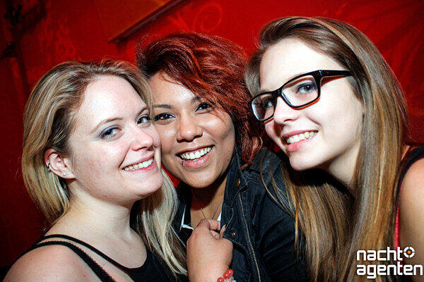 Die Partyreihe "Musikverkehr" in der Nachtgalerie bietet für jeden Feierwütigen die passende Musik: Angefangen von Hip-Hop, über R'n'B, Pop, Funk, Rock, Disco und Mash Up, spielten die DJ's alles.