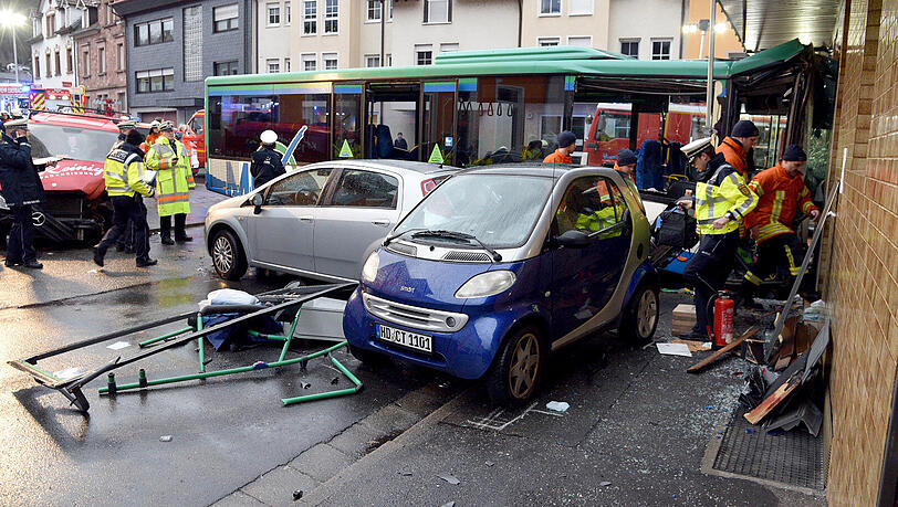 Bei dem Unfall wurden mehrere Kinder teils schwer verletzt. Bei dem Unfall wurden mehrere Kinder teils schwer verletzt.