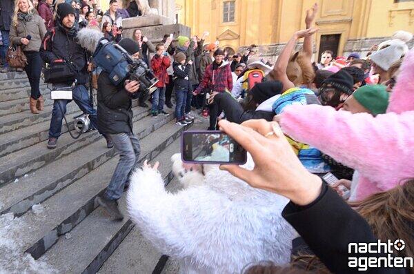 Der Flashmob auf dem Odeonsplatz. Noch mehr Bilder gibt es auf www.nachtagenten.de