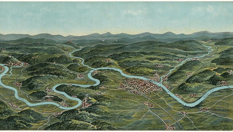 "Regensburg und Umgebung aus der Vogelschau" von Eugen Felle (1913). Der Allgäuer Maler Eugen Felle schuf detailgetreue und realistische Darstellungen bayerischer Städte und Landschaften aus der "Vogelschau", die um die Jahrhundertwende als Bildpostkarten großen Absatz fanden. Im Vergleich mit einem Blick von oben heute zeigt sich, wie sich Bayern seit Ende des Zweiten Weltkriegs vom Agrar- zum Industrie- und Dienstleistungsstandort gewandelt und dabei sein Landschaftsbild massiv verändert hat, erklärt das Haus der Bayerischen Geschichte zu dieser Abbildung. "Regensburg und Umgebung aus der Vogelschau" von Eugen Felle (1913). Der Allgäuer Maler Eugen Felle schuf detailgetreue und realistische Darstellungen bayerischer Städte und Landschaften aus der "Vogelschau", die um die Jahrhundertwende als Bildpostkarten großen Absatz fanden. Im Vergleich mit einem Blick von oben heute zeigt sich, wie sich Bayern seit Ende des Zweiten Weltkriegs vom Agrar- zum Industrie- und Dienstleistungsstandort gewandelt und dabei sein Landschaftsbild massiv verändert hat, erklärt das Haus der Bayerischen Geschichte zu dieser Abbildung.