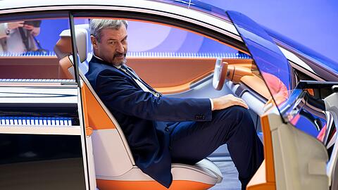 Markus Söder will das geplante Verbrenner-Verbot für neue Autos kippen. (Archivbild)