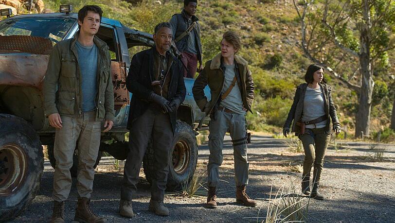 Thomas (Dylan O' Brien, links) und die anderen Überlebenden treten eine gefährliche Mission an.
