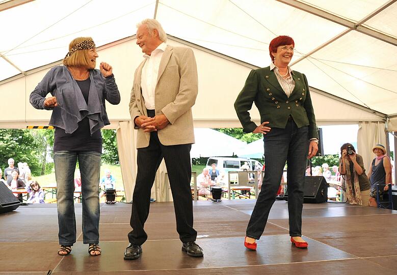 Senioren-Modenschau beim Jubiläumsfest in Berg am Laim.