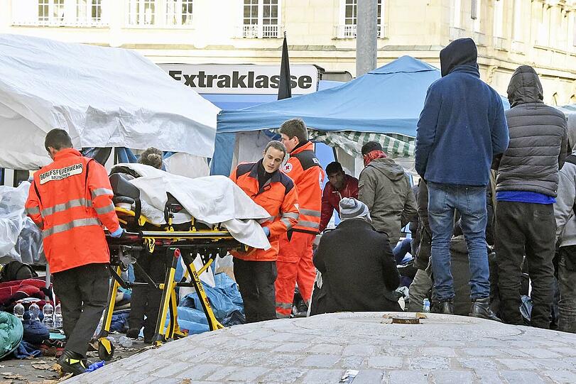 Am Freitagabend räumte die Polizei das Flüchtlingscamp am Sendlinger Tor. Die Bilder vom Einsatz.
