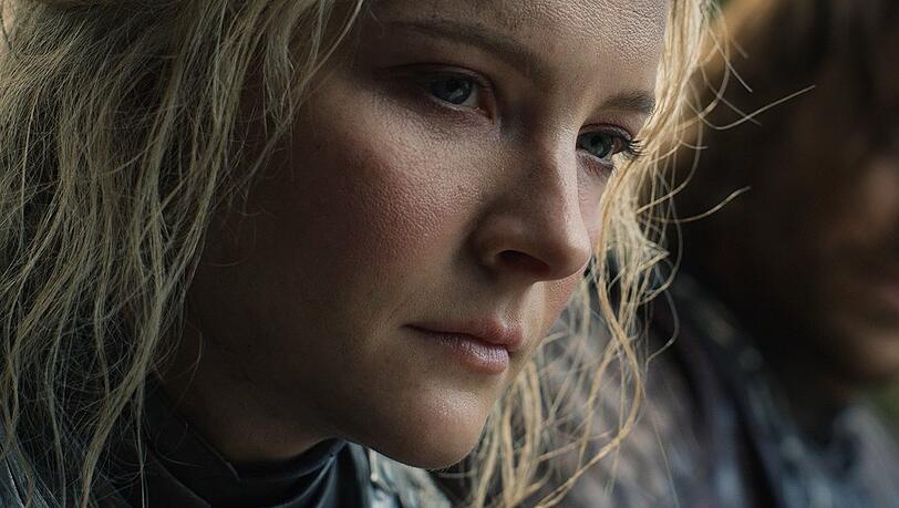 Morfydd Clark als Elbin Galadriel in "Der Herr der Ringe: Die Ringe der Macht".