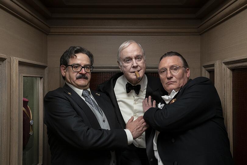 In Roman Polanskis "The Palace" feiern Fortunato Cerlino, John Cleese und Oliver Masucci (v. li.) Silvester.